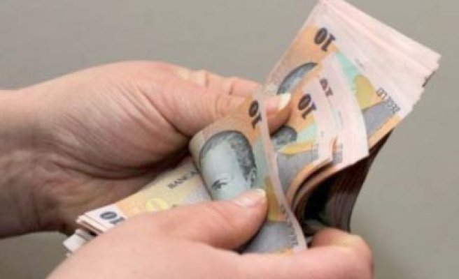Leul, la cel mai scăzut nivel din istorie în raport cu euro